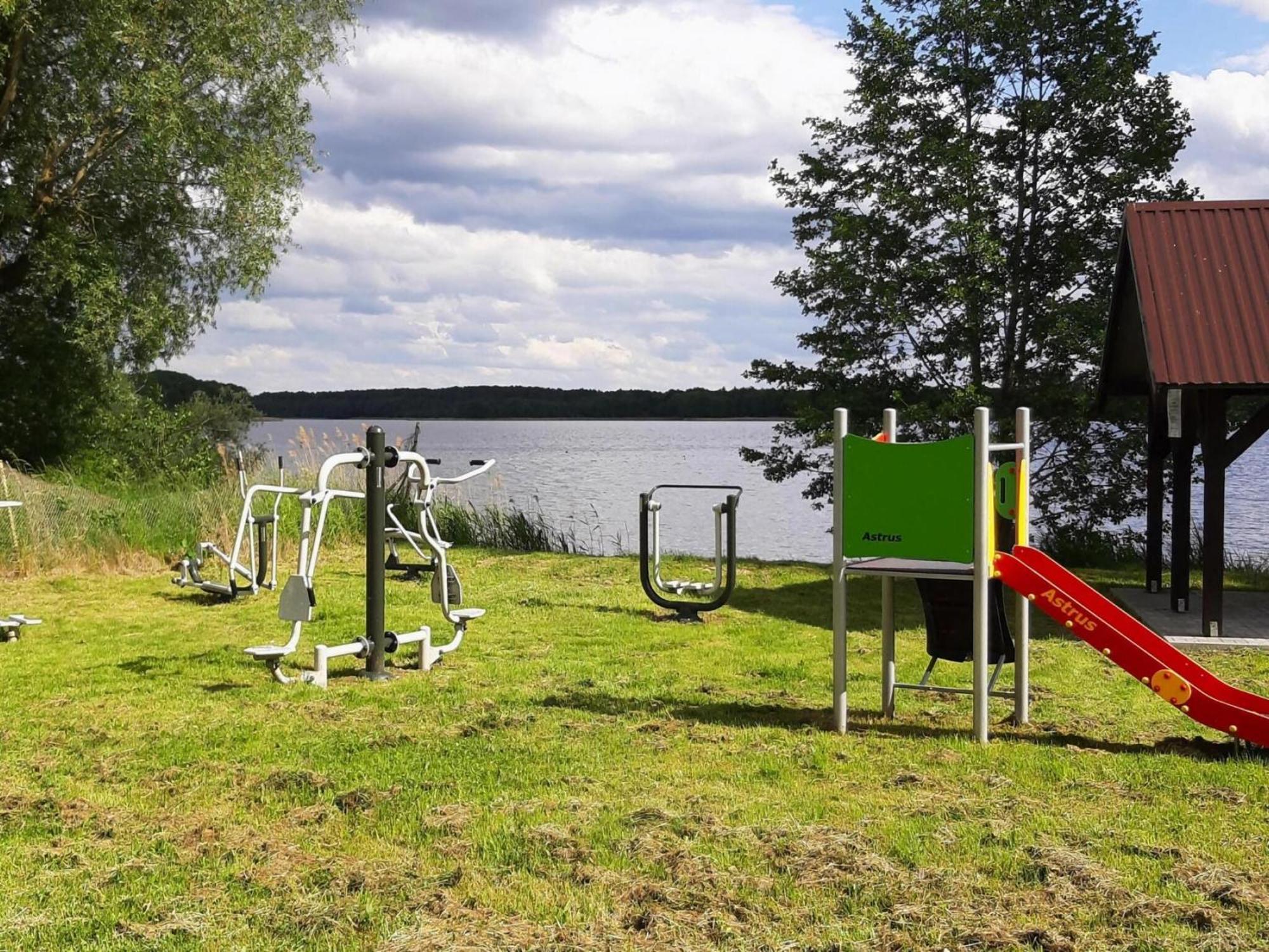 Holiday House With Garden, Lake View, Dabrowica Dabrowica (Szczecinek) Exterior foto